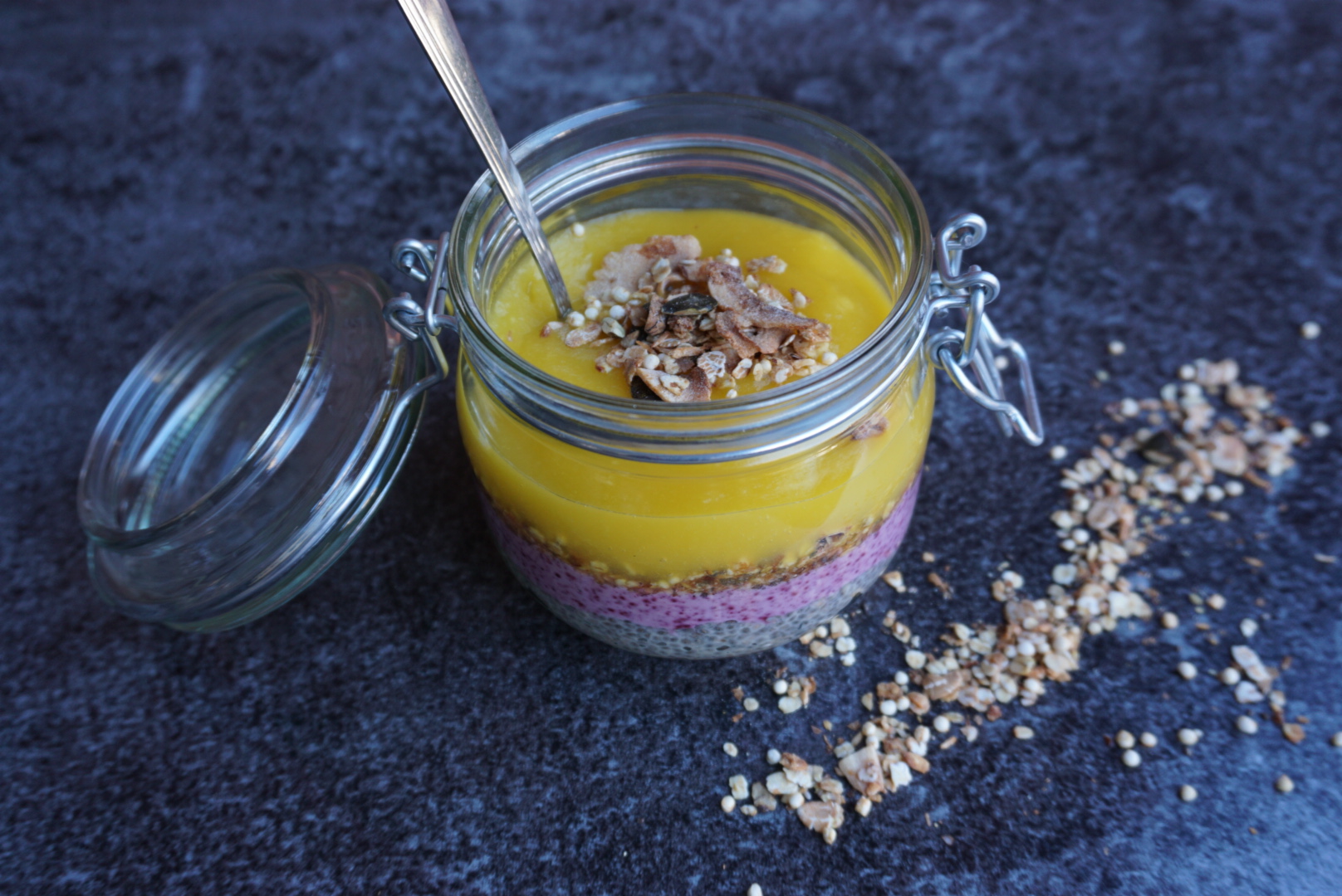 Chiapudding mit Mangopüree